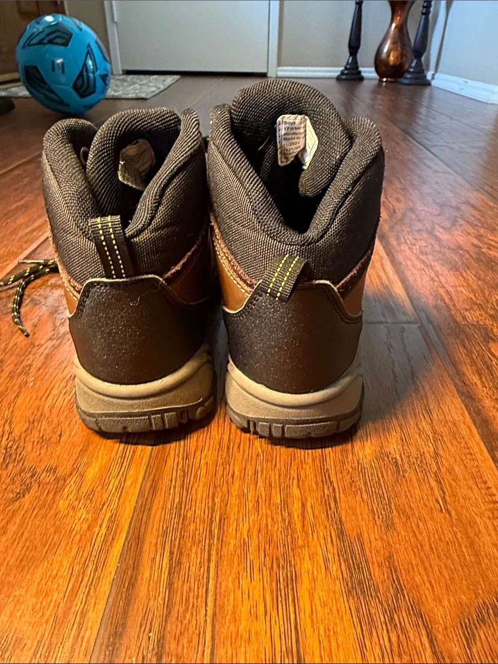 Boys size 2  Brown Leather Hiking Boots with Black Collar. Great condition
